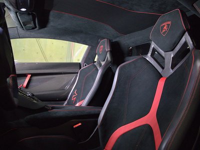 LAMBORGHINI AVENTADOR - 7