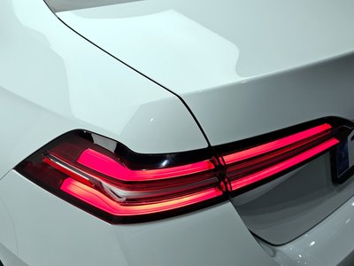 BMW 5 SERIES - 10