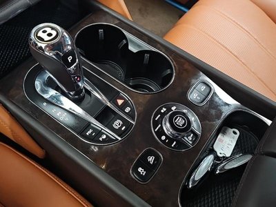 2019 Bentley BENTAYGA 照片 8
