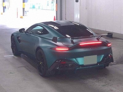 ASTON MARTIN VANTAGE - 1