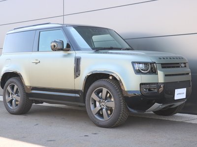 LAND ROVER DEFENDER - 9