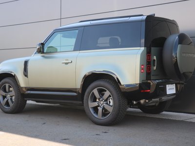 LAND ROVER DEFENDER - 5