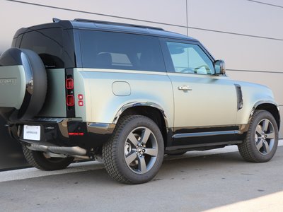 LAND ROVER DEFENDER - 8