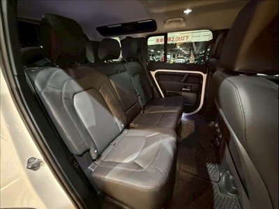 LAND ROVER DEFENDER - 7