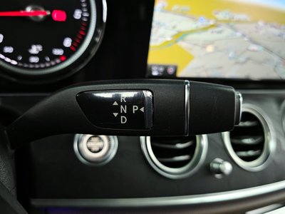 MERCEDES-BENZ E-CLASS - 9