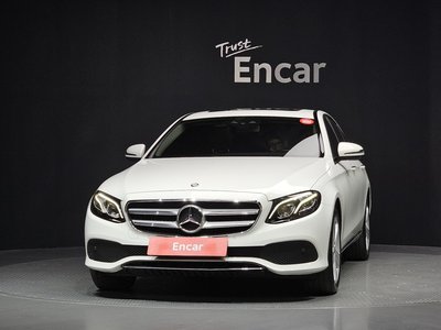 MERCEDES-BENZ E-CLASS - 2