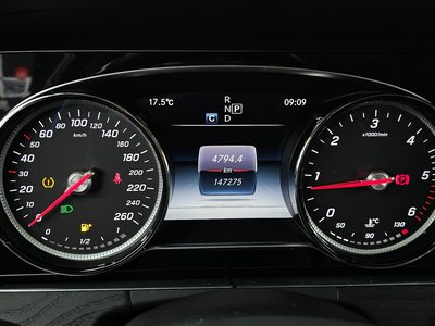 MERCEDES-BENZ E-CLASS - 8