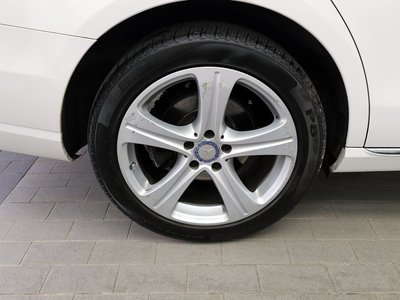 MERCEDES-BENZ E-CLASS - 6