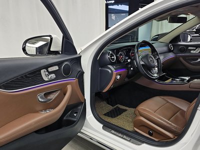 MERCEDES-BENZ E-CLASS - 10