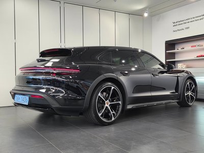 صورة 4 لـ 2025 Porsche TAYCAN