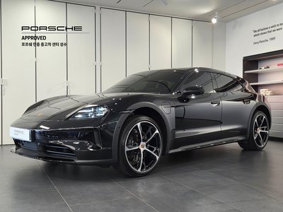 صورة 1 لـ 2025 Porsche TAYCAN