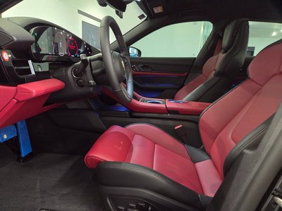 صورة 5 لـ 2025 Porsche TAYCAN