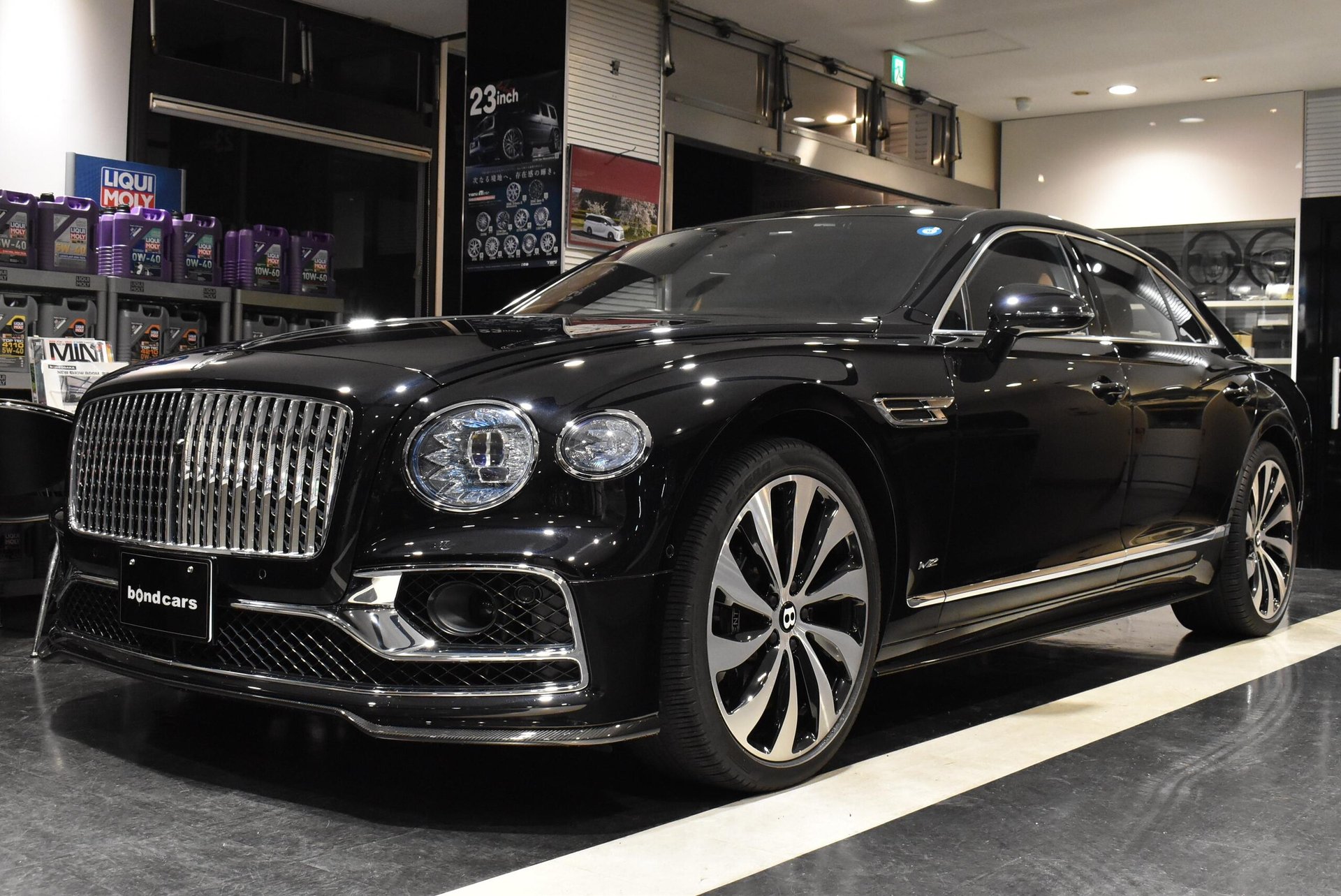 BENTLEY FLYING SPUR - View 1