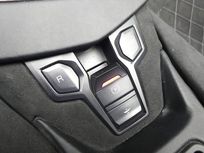 LAMBORGHINI AVENTADOR - 9