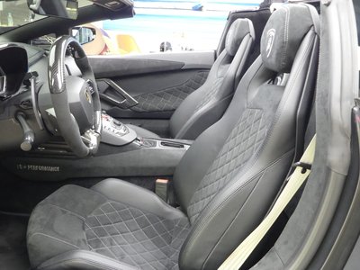 LAMBORGHINI AVENTADOR - 10