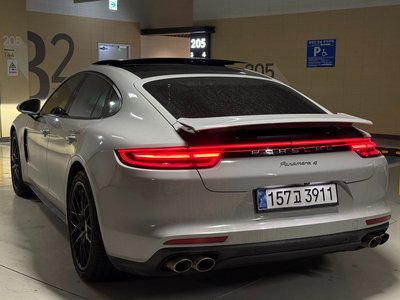PORSCHE PANAMERA - 3