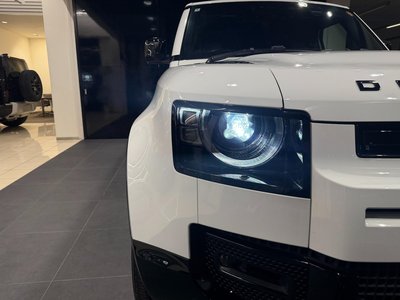 LAND ROVER DEFENDER - 10