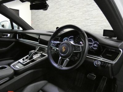 PORSCHE PANAMERA - 3
