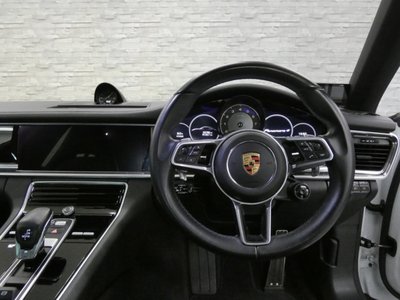 PORSCHE PANAMERA - 4