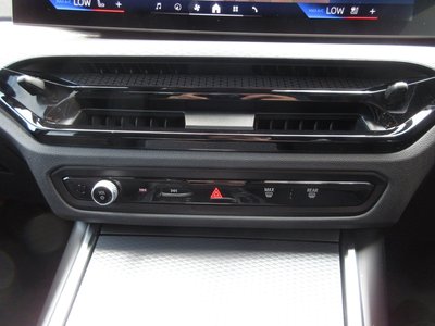 صورة مصغرة 44 لـ 2026 BMW 3 SERIES