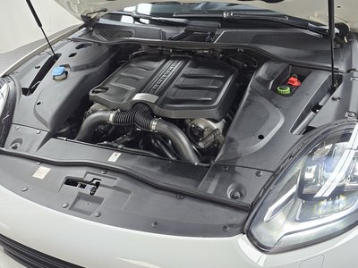 PORSCHE NEW CAYENNE - 7