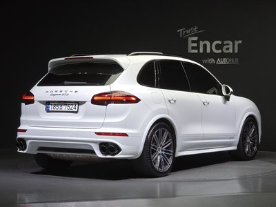 PORSCHE NEW CAYENNE - 3