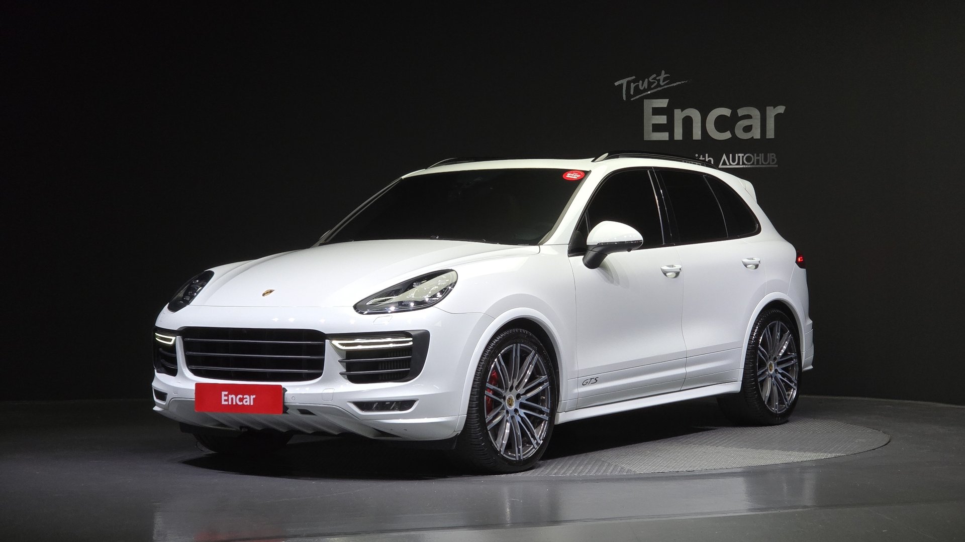 PORSCHE CAYENNE - View 1