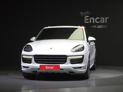 PORSCHE NEW CAYENNE - 2