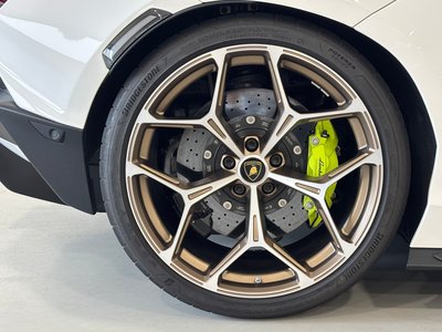 صورة مصغرة 24 لـ 2025 Lamborghini REVUELTO
