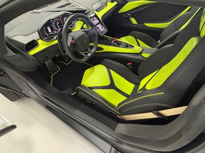 صورة مصغرة 30 لـ 2025 Lamborghini REVUELTO