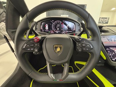 صورة مصغرة 39 لـ 2025 Lamborghini REVUELTO