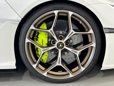 صورة مصغرة 23 لـ 2025 Lamborghini REVUELTO