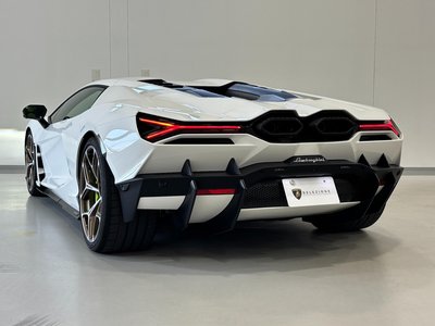 صورة 10 لـ 2025 Lamborghini REVUELTO