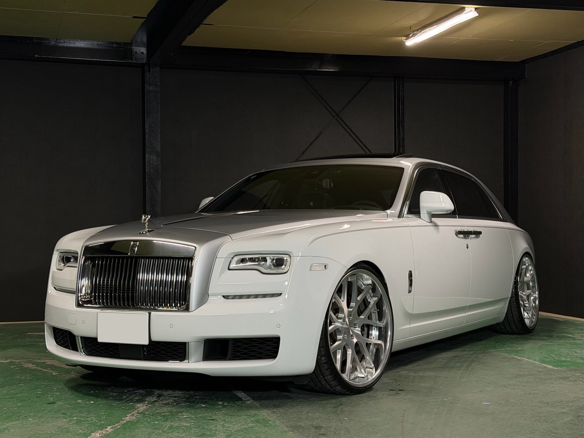 ROLLS ROYCE GHOST - View 1
