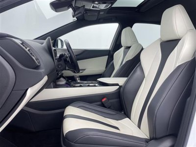 صورة مصغرة 32 لـ 2023 Lexus NX