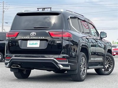TOYOTA LAND CRUISER 300 - 7