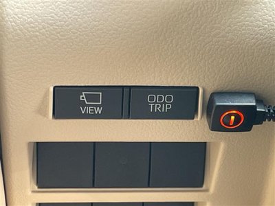 2023 Toyota LAND CRUISER 300 — миниатюра 26