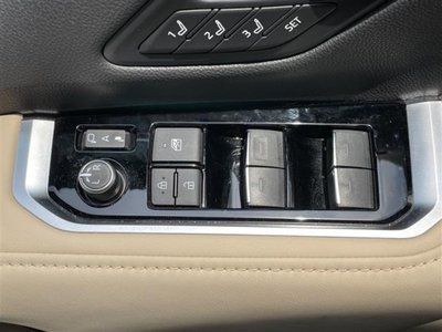 2023 Toyota LAND CRUISER 300 — миниатюра 37