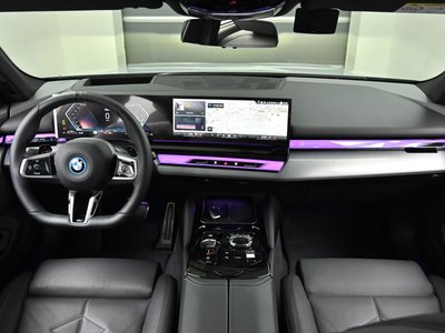 2026 BMW 5 SERIES — фото 4