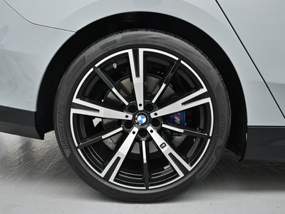 2026 BMW 5 SERIES — фото 6