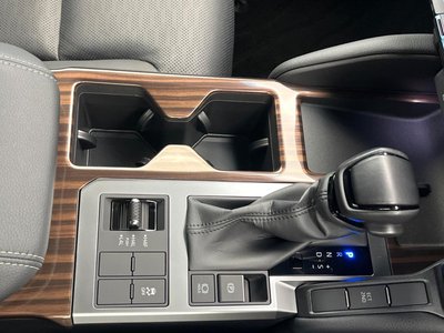صورة مصغرة 77 لـ 2024 Toyota LAND CRUISER 250