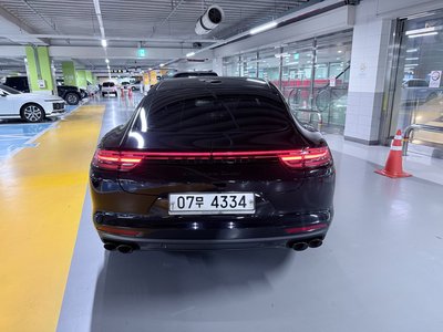 صورة 6 لـ 2018 Porsche PANAMERA