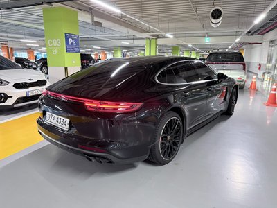 صورة 3 لـ 2018 Porsche PANAMERA