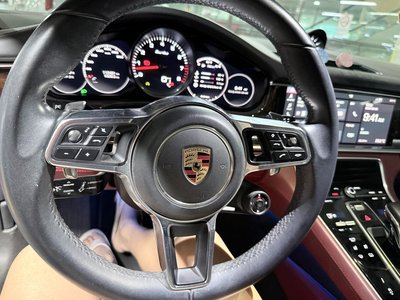 صورة 9 لـ 2018 Porsche PANAMERA