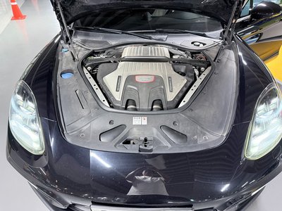 صورة 10 لـ 2018 Porsche PANAMERA