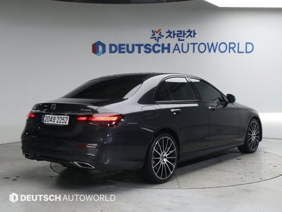 MERCEDES-BENZ E-CLASS - 3