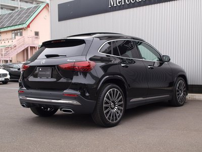 MERCEDES-BENZ GLA - 10
