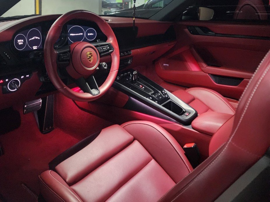 PORSCHE 911 - View 1