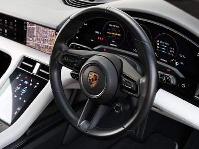 صورة 3 لـ 2022 Porsche TAYCAN