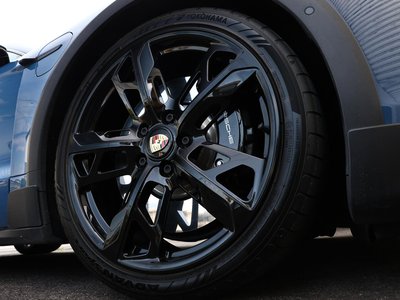 صورة 9 لـ 2022 Porsche TAYCAN